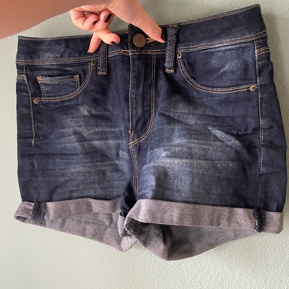 💙Stretchy jean shorts💙 - Picture 1 of 2